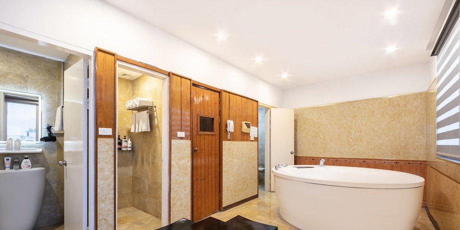 1005executive (5).jpg